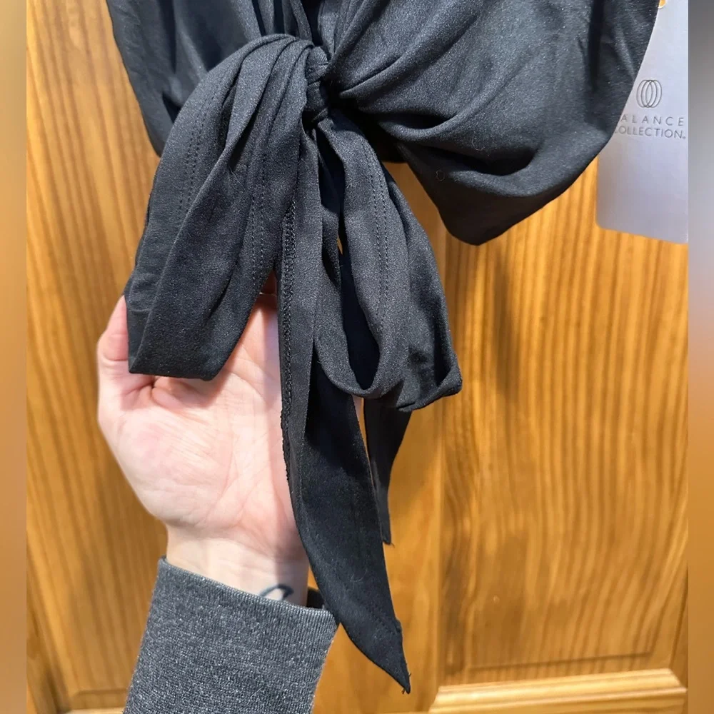 Balance Collection Tie Front Active Tank - Picture 5 of 7